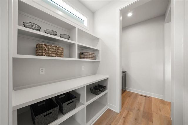 17210 S Heatherwood Street, Olathe, KS 66062