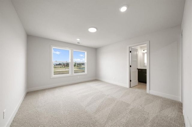 17210 S Heatherwood Street, Olathe, KS 66062