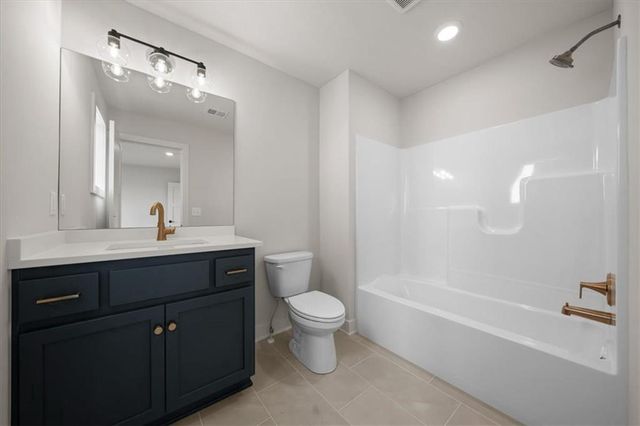 17210 S Heatherwood Street, Olathe, KS 66062