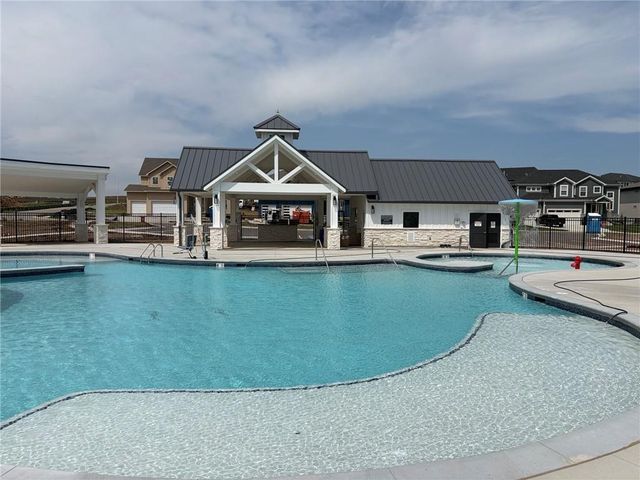 17210 S Heatherwood Street, Olathe, KS 66062