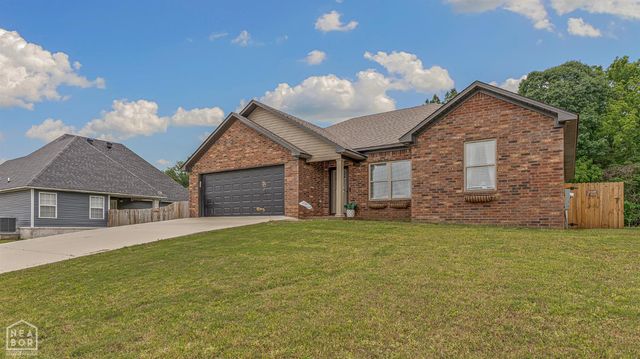 306 Elizabeth Drive, Paragould, AR 72450
