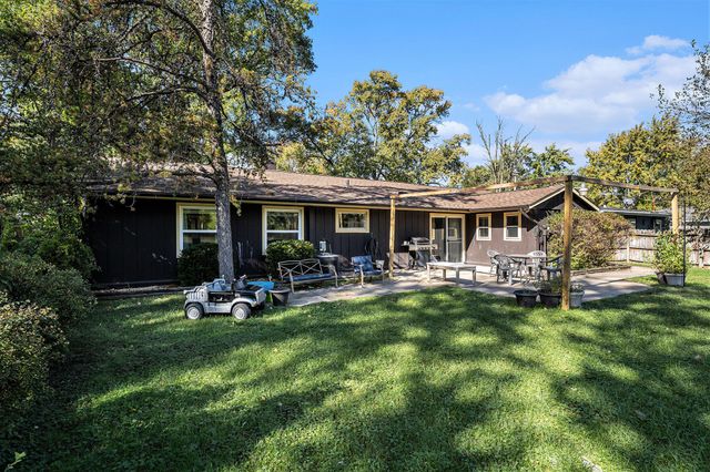 2525 Lakewood Drive, Dyer, IN 46311