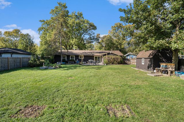 2525 Lakewood Drive, Dyer, IN 46311