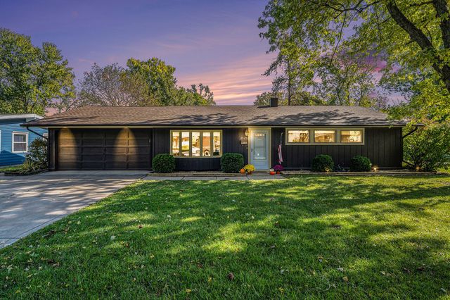 2525 Lakewood Drive, Dyer, IN 46311