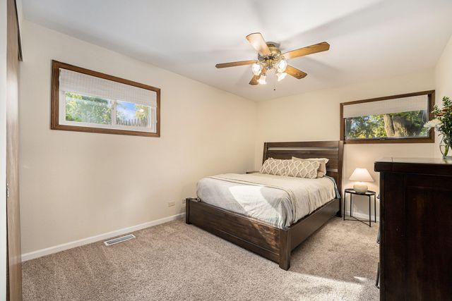 2525 Lakewood Drive, Dyer, IN 46311