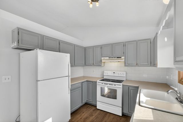 1712 N Brunswick St, Wichita, KS 67212