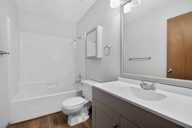 1712 N Brunswick St, Wichita, KS 67212