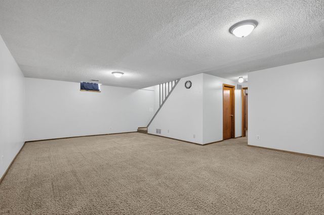 1712 N Brunswick St, Wichita, KS 67212