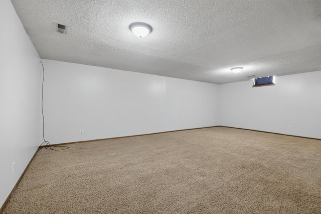 1712 N Brunswick St, Wichita, KS 67212