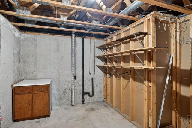 1712 N Brunswick St, Wichita, KS 67212