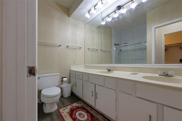 2213 S Braeswood Boulevard 13B, Houston, TX 77030