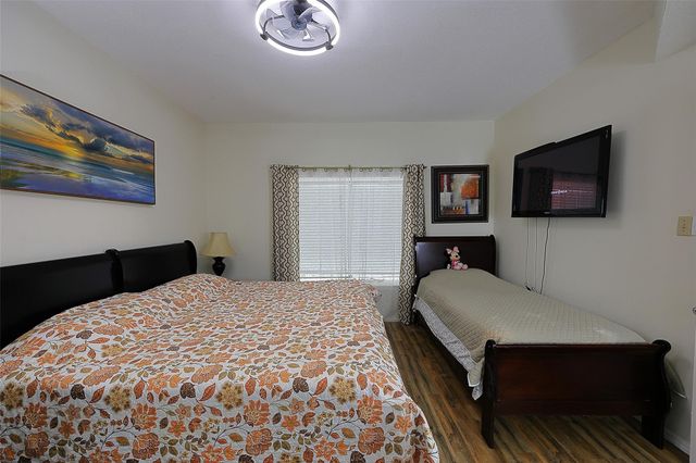 2213 S Braeswood Boulevard 13B, Houston, TX 77030