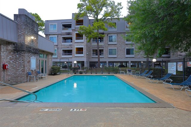 2213 S Braeswood Boulevard 13B, Houston, TX 77030