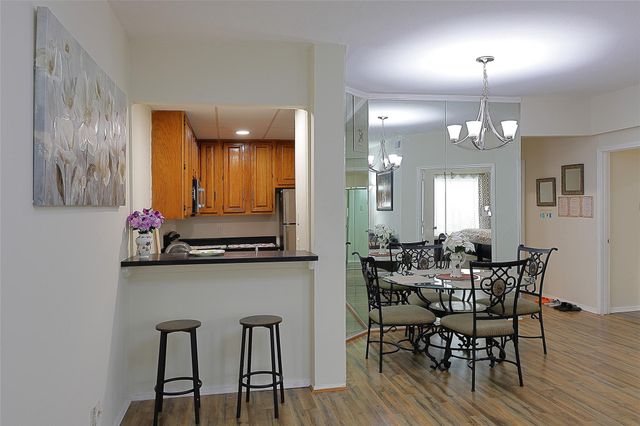 2213 S Braeswood Boulevard 13B, Houston, TX 77030