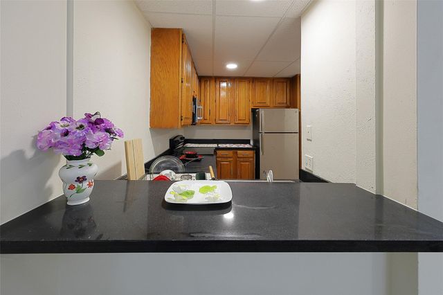 2213 S Braeswood Boulevard 13B, Houston, TX 77030