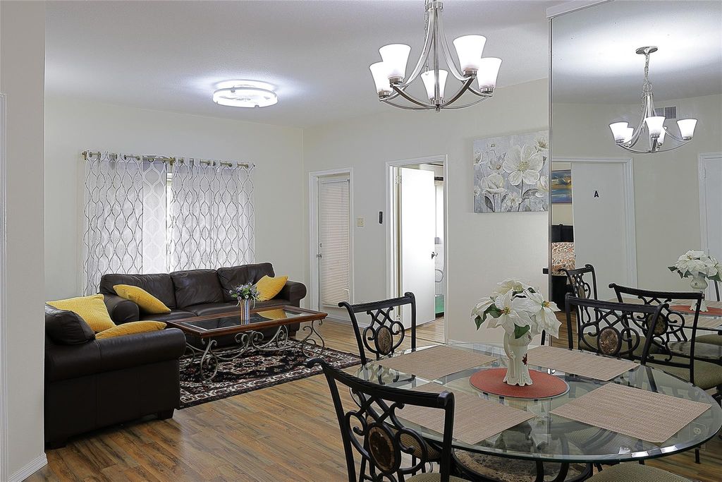 2213 S Braeswood Boulevard 13B, Houston, TX 77030