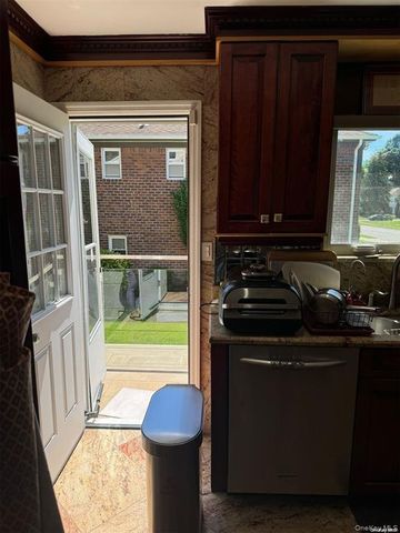 830 Pepperidge Road, Westbury, NY 11590