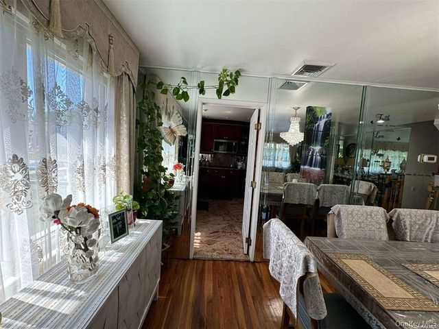 830 Pepperidge Road, Westbury, NY 11590