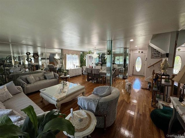 830 Pepperidge Road, Westbury, NY 11590