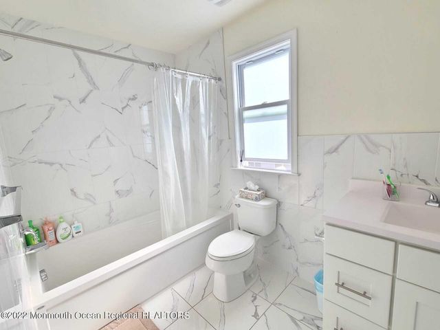 72 Bradhurst Avenue, Lakewood, NJ 08701