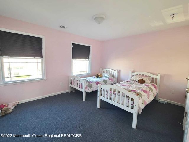 72 Bradhurst Avenue, Lakewood, NJ 08701