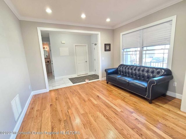 72 Bradhurst Avenue, Lakewood, NJ 08701
