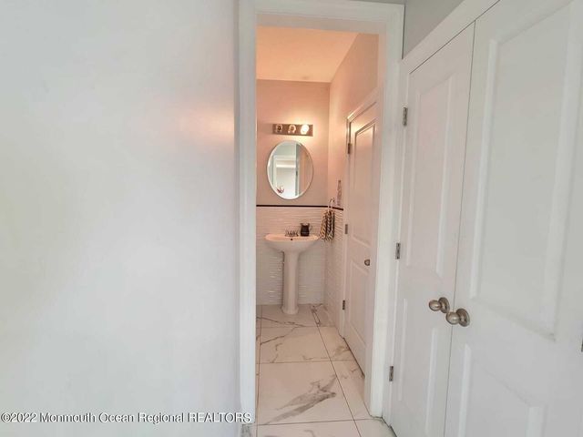 72 Bradhurst Avenue, Lakewood, NJ 08701
