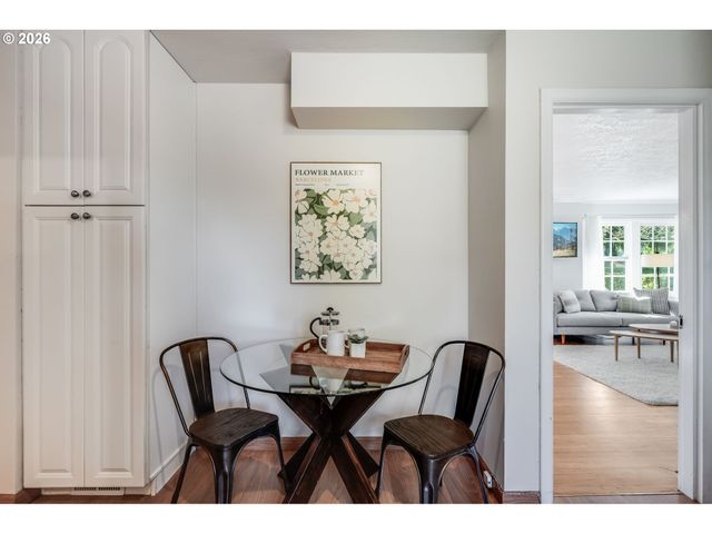 3566 Ne MAYWOOD Pl, Portland, OR 97220