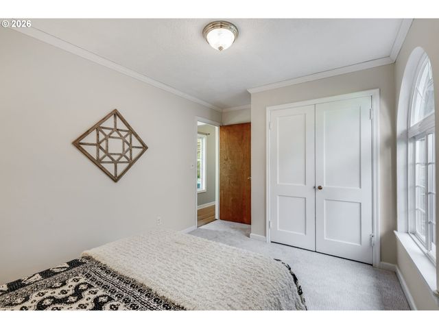 3566 Ne MAYWOOD Pl, Portland, OR 97220