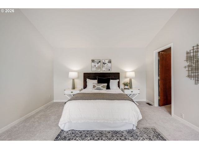 3566 Ne MAYWOOD Pl, Portland, OR 97220