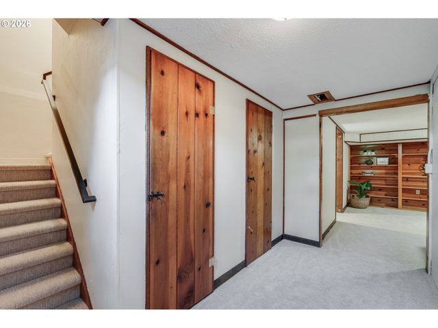 3566 Ne MAYWOOD Pl, Portland, OR 97220