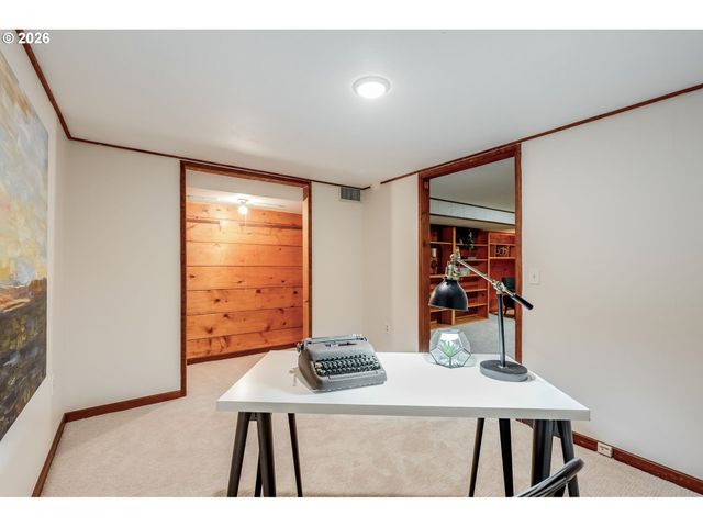 3566 Ne MAYWOOD Pl, Portland, OR 97220