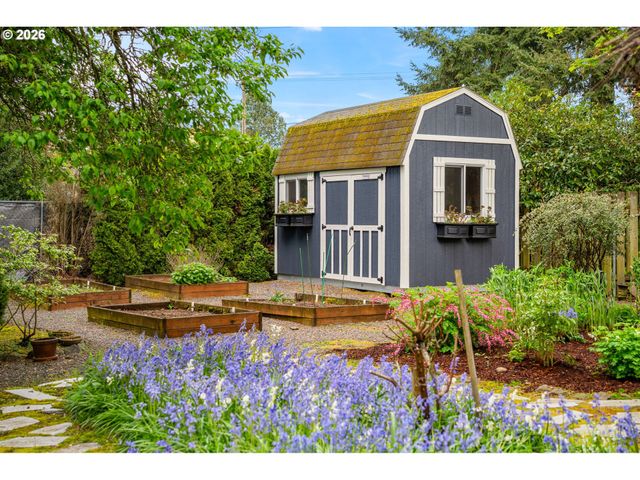 3566 Ne MAYWOOD Pl, Portland, OR 97220