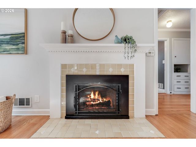 3566 Ne MAYWOOD Pl, Portland, OR 97220