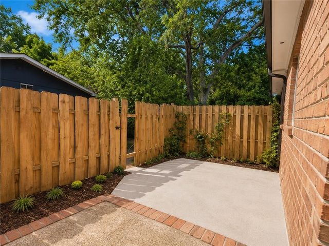 1010 Sexton Drive 10, Stone Mountain, GA 30083