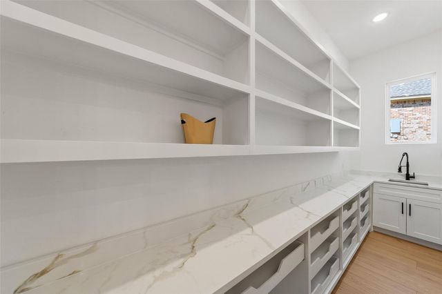 258 Pinerock Lane, Montgomery, TX 77356