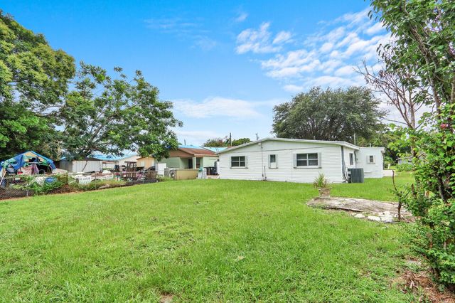 2008 Avenue N, Fort Pierce, FL 34950