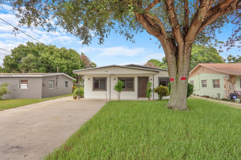 2008 Avenue N, Fort Pierce, FL 34950