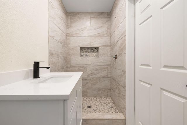 3202 Chestershire Drive, Pasadena, TX 77503