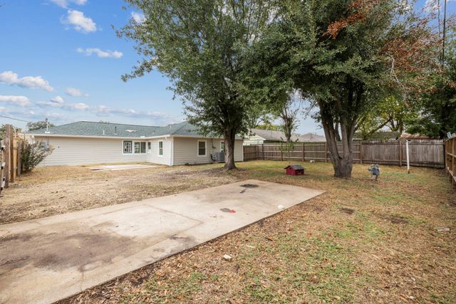 3202 Chestershire Drive, Pasadena, TX 77503