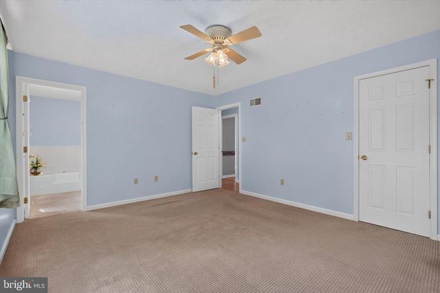 55 FARM LN, Manchester, PA 17345