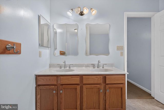 55 FARM LN, Manchester, PA 17345