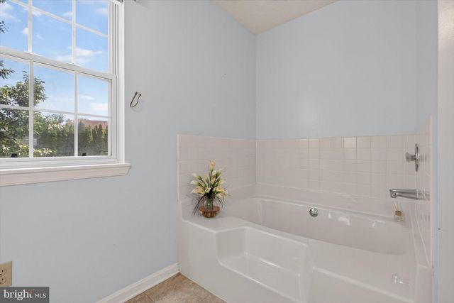 55 FARM LN, Manchester, PA 17345