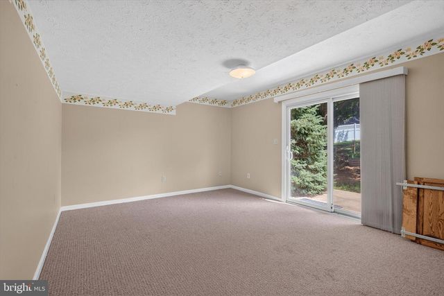 55 FARM LN, Manchester, PA 17345