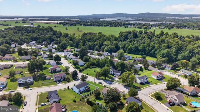 55 FARM LN, Manchester, PA 17345