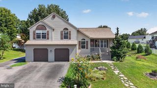 55 FARM LN, Manchester, PA 17345
