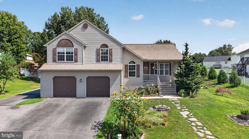 55 FARM LN, Manchester, PA 17345