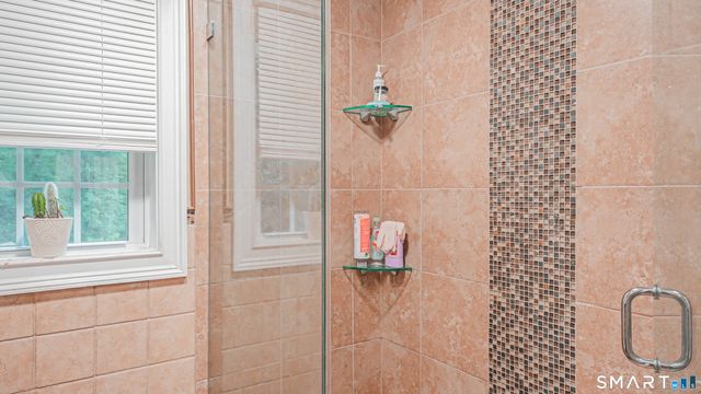 409 Oakville Avenue, Waterbury, CT 06708