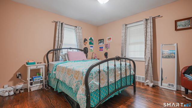409 Oakville Avenue, Waterbury, CT 06708