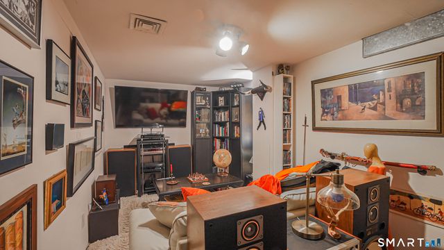 409 Oakville Avenue, Waterbury, CT 06708